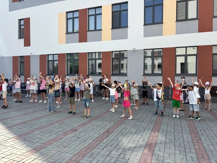  МЫ СТАРТУЕМ 